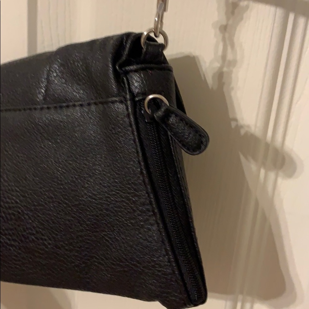 Simple black clutch - Picture 2 of 3